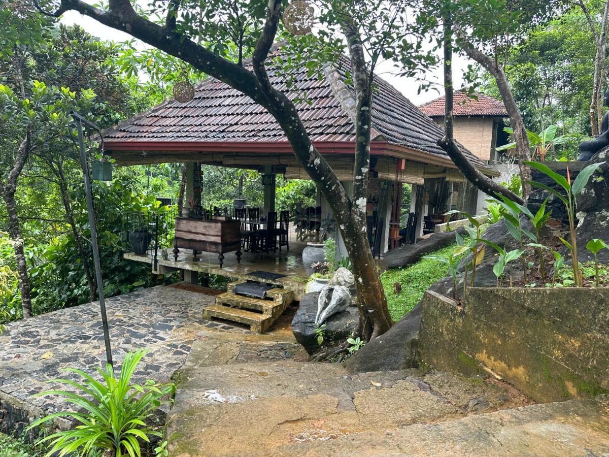 Jansen's Sinharaja Rainforest Retreat Resort